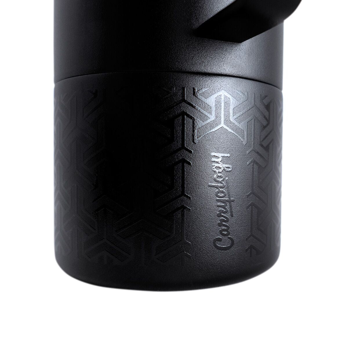miir-x-carryology-tomo-r9 WebPDP-MiiR_x_Carryology_Tomo_Studio_Closeup__TOM1SV33402_12.10.25.jpg