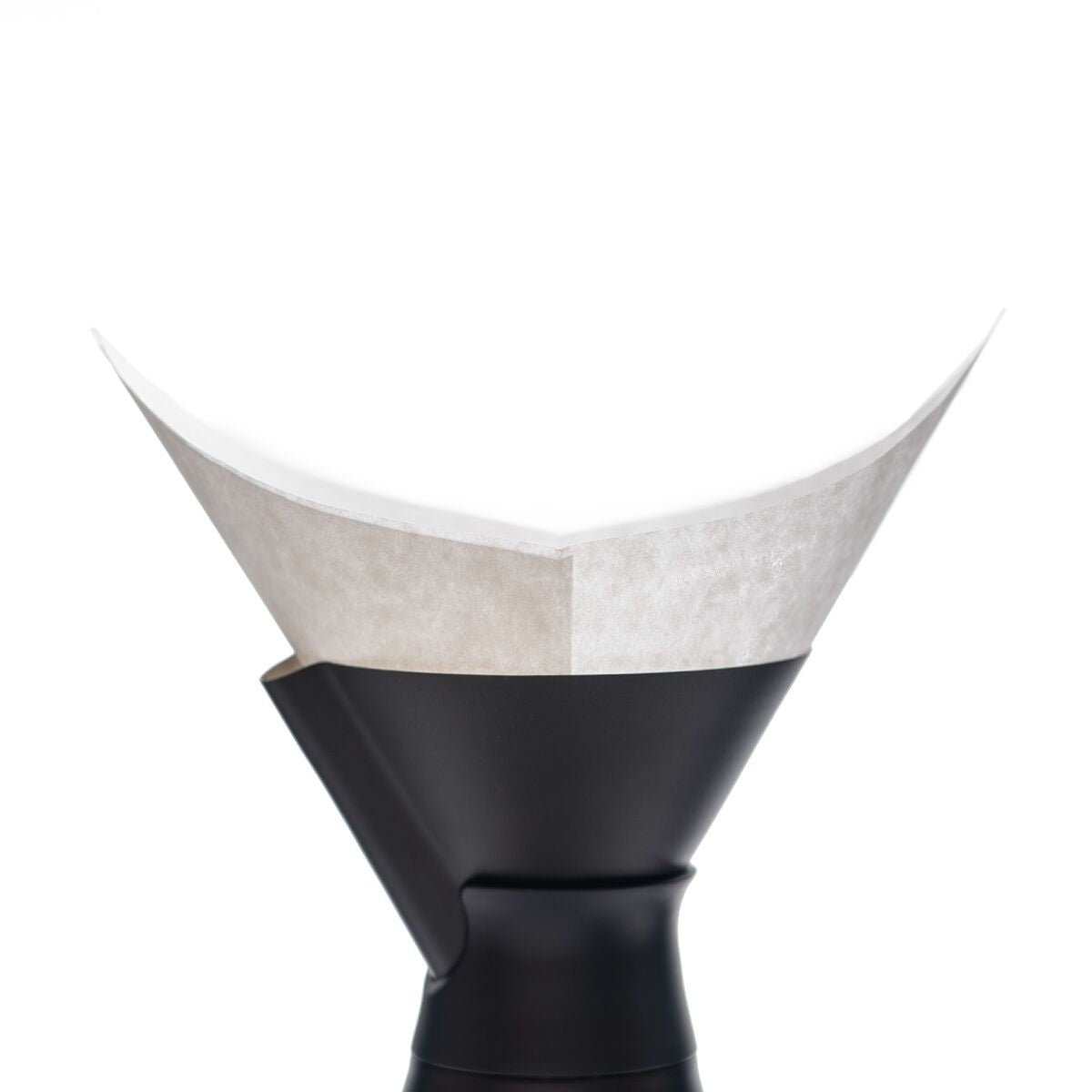 new-standard-carafe-coffee-filters-g0 WebPDP-NSCarafeCoffeeFilters_Studio_0223_InUse__CAF1PN00001.jpg