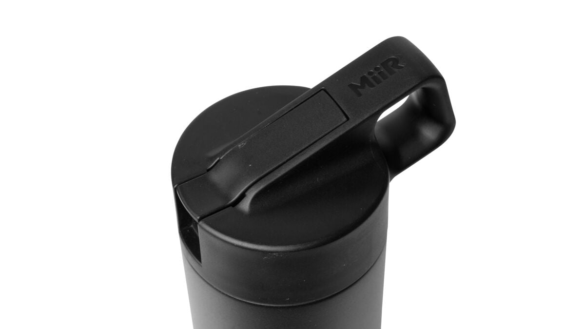 straw-bottle-h2 WebPDP-Straw_Lid_2_Black_Studio_0221_45deg_Closed__WMB1SL20002.jpg