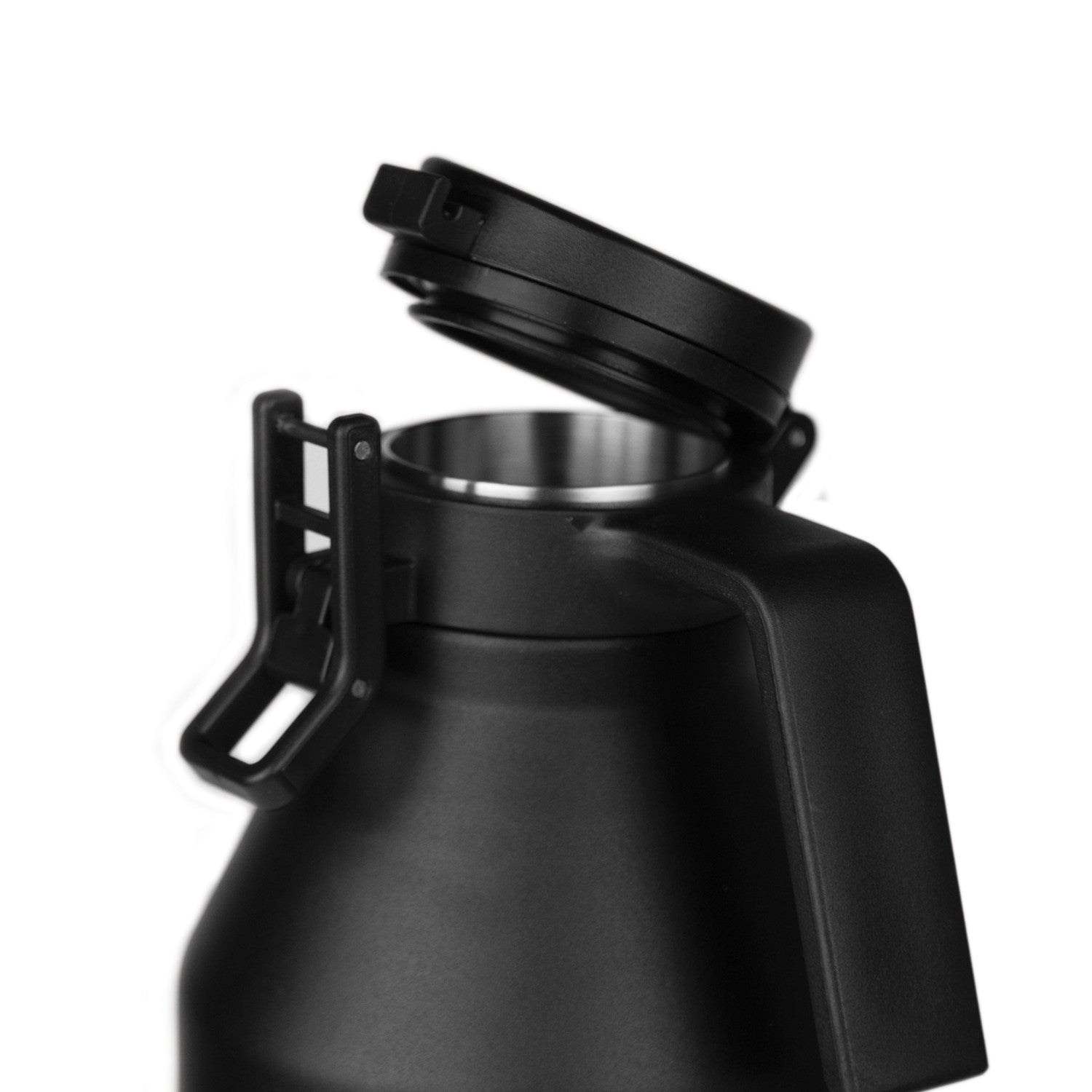 64oz-growler-n6 growlerdetail1_f7b2c86e-8bb8-40fc-b9ae-6f2e9d01276f__402220.jpg